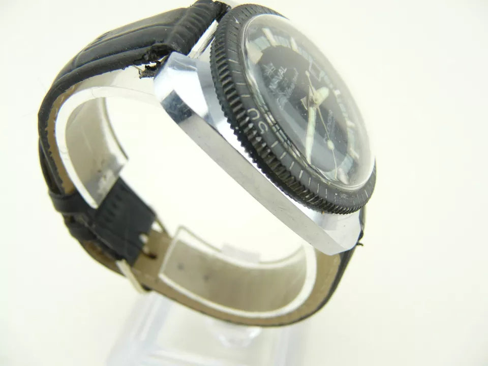 Naval Fellowcrest Date Divers Style Vintage Watch Early 70's