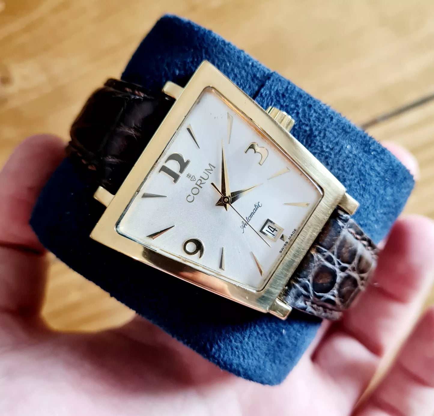 Corum Trapeze Solid 18k Ref 82.404.56 All Original
